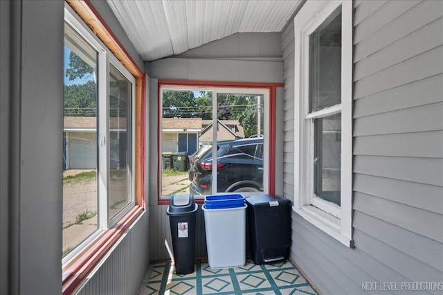 12 N Lincolnway Ave, North Aurora, IL 60542 - sunroom featuring vaulted ceiling