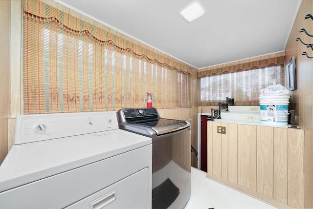 3901 N Neva Ave, Chicago, IL 60634 - laundry room featuring washing machine and clothes dryer