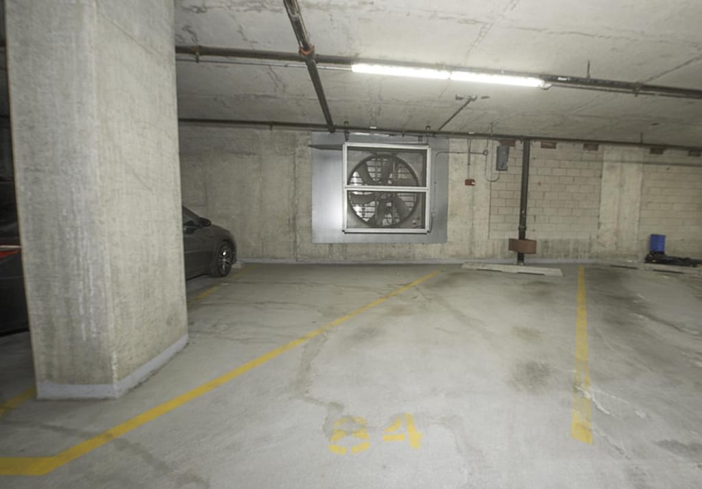 901 W Madison St Unit P84, Chicago, IL 60607