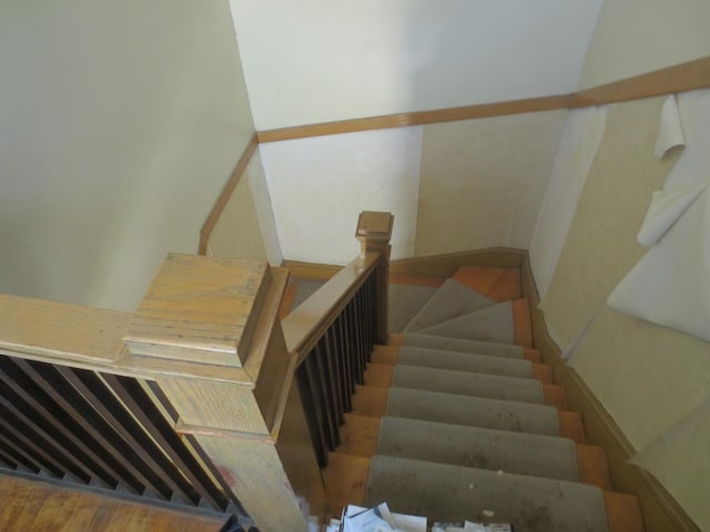 1642 W Olive Ave, Chicago, IL 60660 - view of staircase