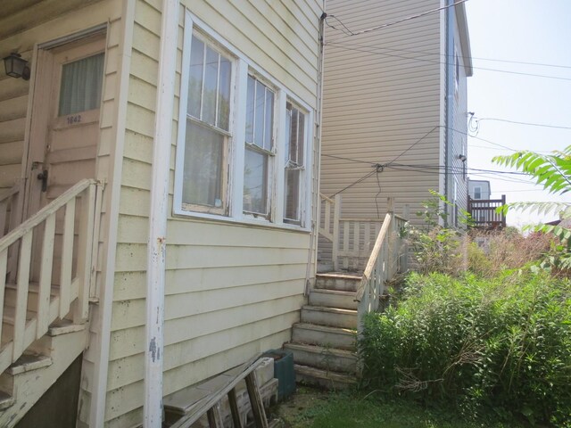 1642 W Olive Ave, Chicago, IL 60660 - view of side of home