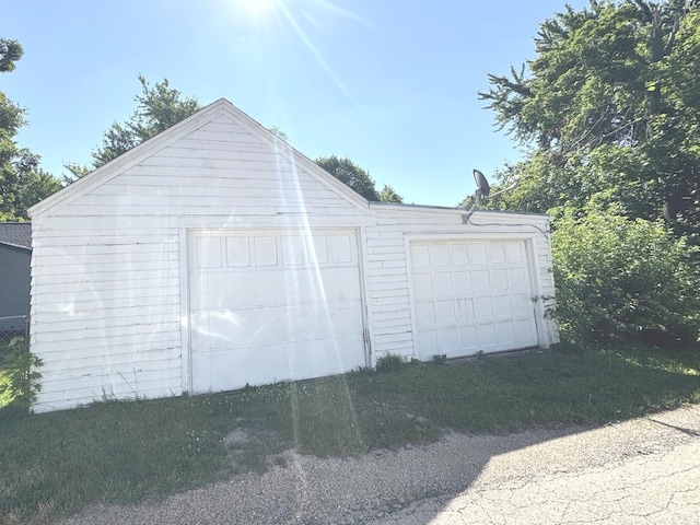 822 N 12th St, Rochelle, IL 61068 - view of detached garage