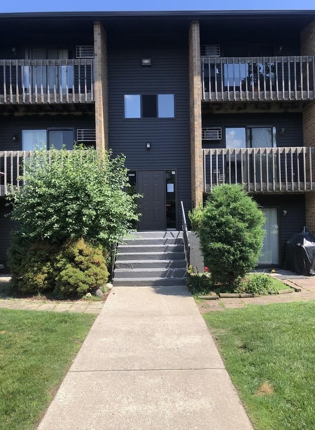 651 Virginia Rd Unit 327, Crystal Lake, IL 60014 - photo 2