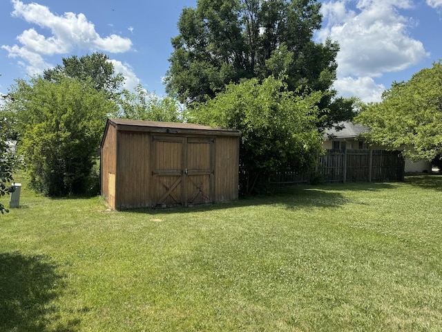 532 E 2nd St, Herscher, IL 60941 - view of yard with a storage shed