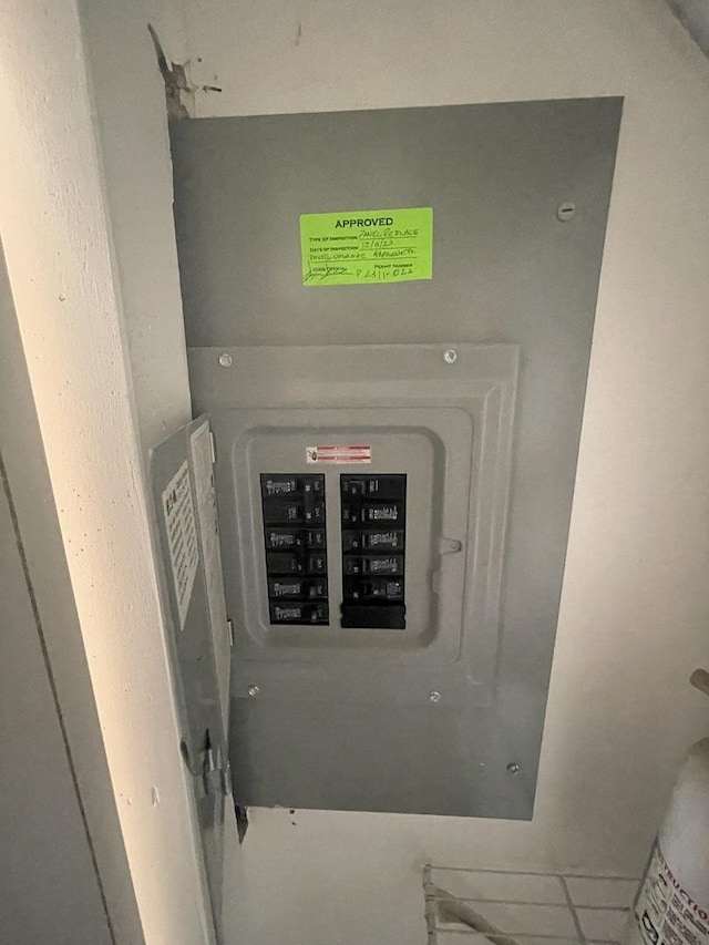 45 Nassau Colony Unit 4, Fox Lake, IL 60020 - utilities with electric panel