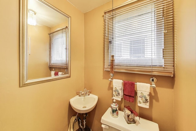 1003 Mapleton Ave, Oak Park, IL 60302 - half bathroom featuring toilet and a sink