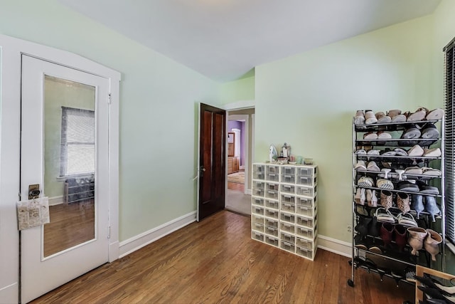 1003 Mapleton Ave, Oak Park, IL 60302 - wine area featuring wood finished floors and baseboards