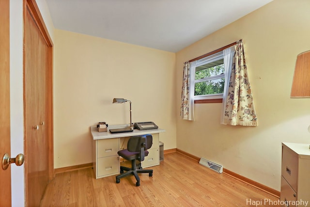 34719 N Nokomis Trl, Mchenry, IL 60051 - office area with light wood finished floors and baseboards