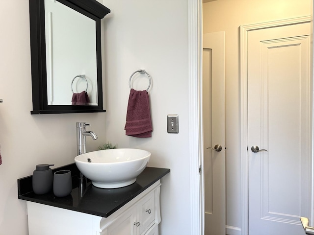 652 Beckman Dr, Kankakee, IL 60901 - bathroom featuring vanity