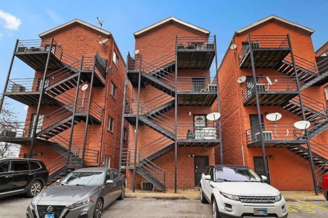 2355 W Congress Pkwy Unit 1, Chicago, IL 60612 - view of property featuring stairs