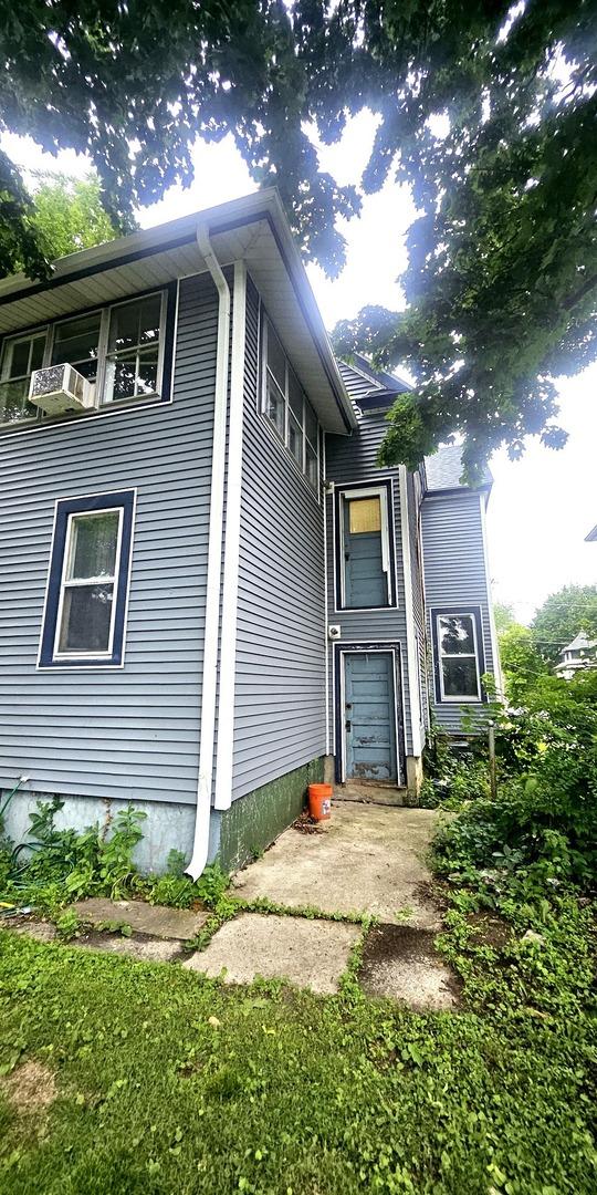 723 N County St, Waukegan, IL 60085 - view of side of property