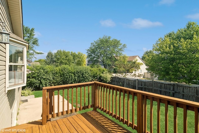 4325 Sandlewood Ln, Hoffman Estates, IL 60192 - deck featuring a fenced backyard