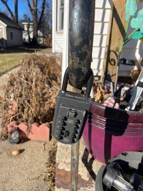 132 S Mchenry Ave, Crystal Lake, IL 60014 - detailed view