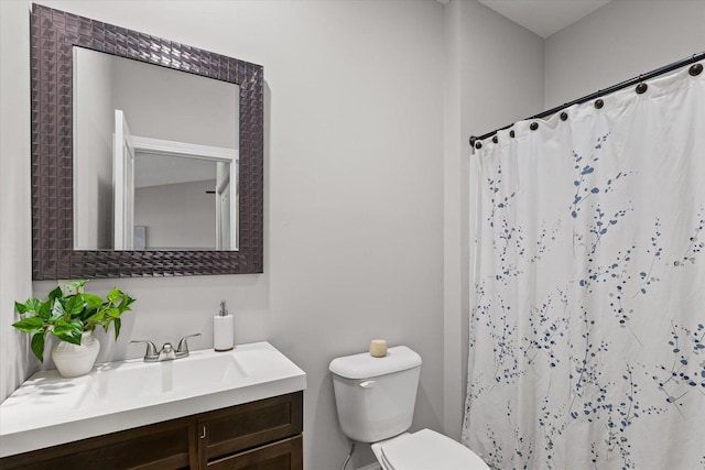 3013 E Stillwater Lndg Unit 3013, Urbana, IL 61802 - bathroom with vanity and curtained shower