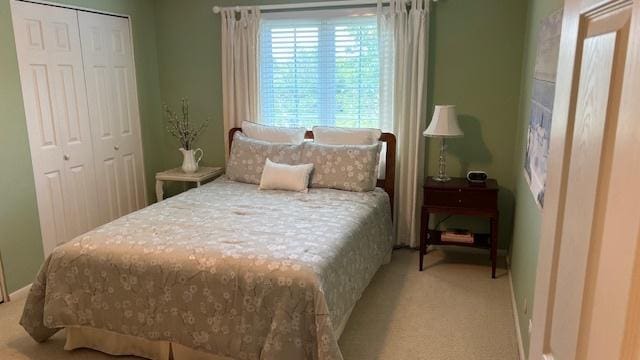 13216 N Country Club Ct Unit 2Aa, Palos Heights, IL 60463 - bedroom with light colored carpet and a closet