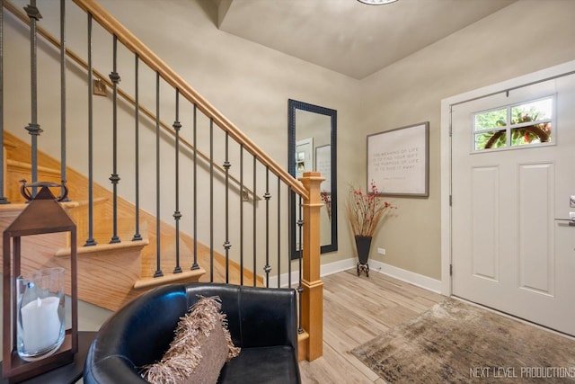 520 Ohio Ave, Saint Charles, IL 60174 - foyer entrance with stairway and wood finished floors