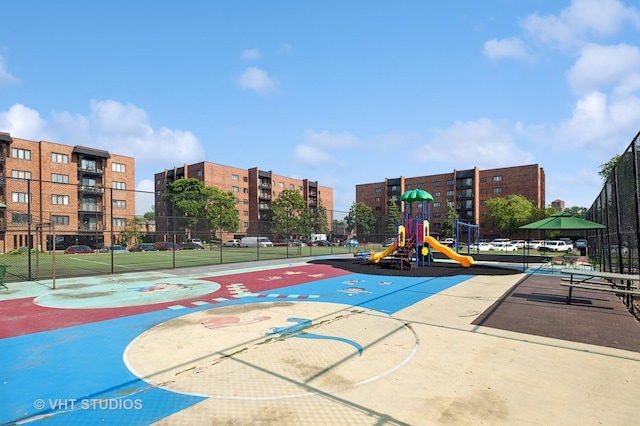 9331 Landings Ln Unit 204, Des Plaines, IL 60016 - view of community play area