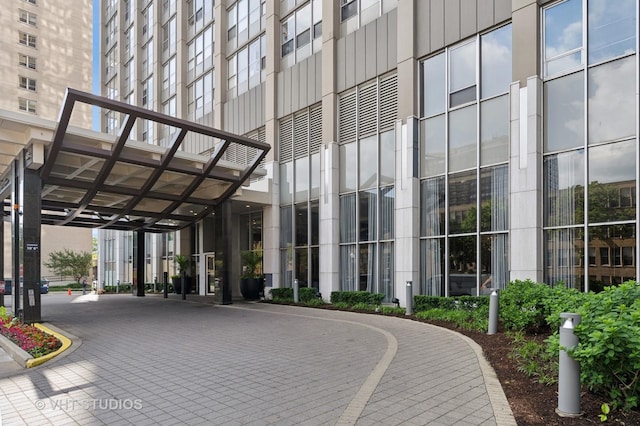 655 W Irving Park Rd Unit 2608, Chicago, IL 60613 - view of community