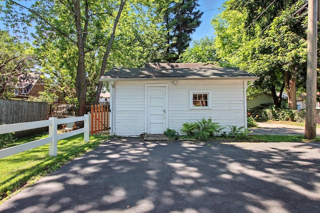 907 W Grove Ave, Waukegan, IL 60085 - view of outbuilding