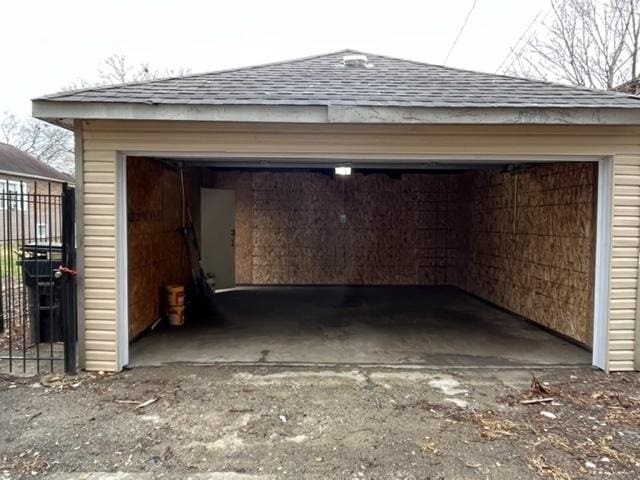 7927 S Burnham Ave, Chicago, IL 60617 - view of detached garage