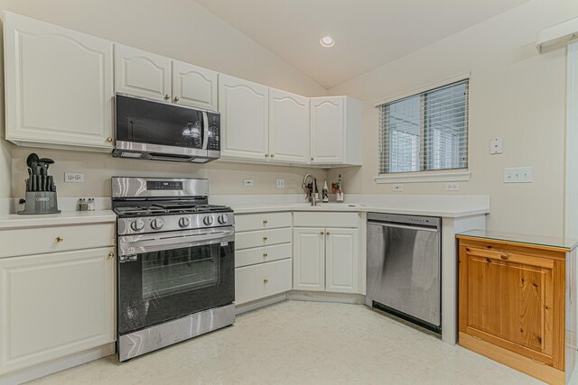 1153 N Oakwood Dr, Fox Lake, IL 60020 - photo 10