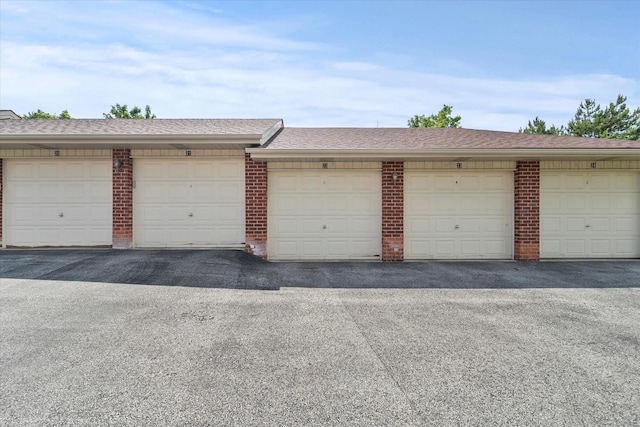 7020 Heritage Cir Unit 6-1D, Orland Park, IL 60462 - view of garage