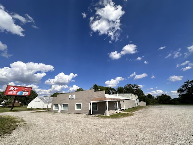 1000 Clinton Ave E, Farmer City, IL 61842 - photo 2