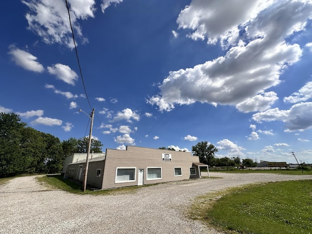 1000 Clinton Ave E, Farmer City, IL 61842 - photo 3
