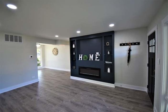 700 Delphia Ave, Elk Grove Village, IL 60007 - foyer with wood finished floors and recessed lighting