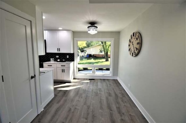 700 Delphia Ave, Elk Grove Village, IL 60007 - entryway with wood finished floors and recessed lighting