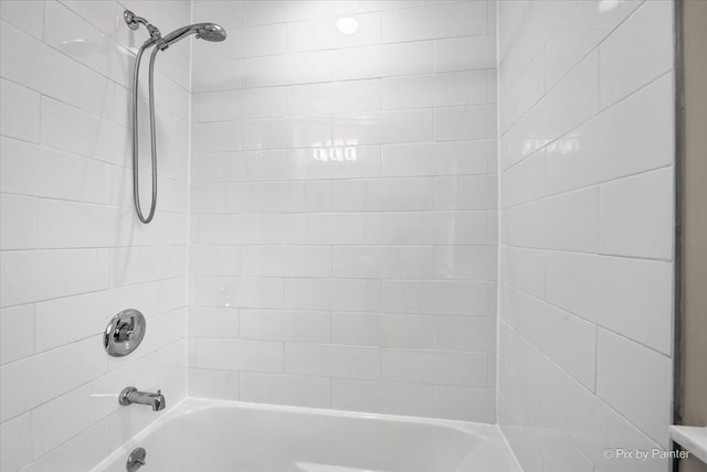 218 N Berteau Ave, Bartlett, IL 60103 - full bath featuring shower / washtub combination