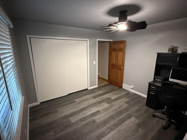 127 S Front St, Hennepin, IL 61327 - office area featuring ceiling fan and dark wood-style floors