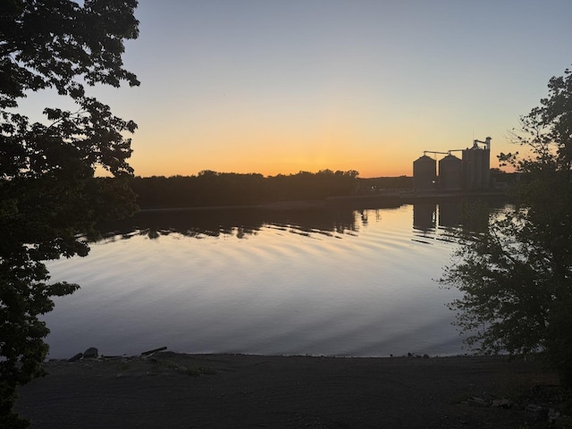 127 S Front St, Hennepin, IL 61327 - water view