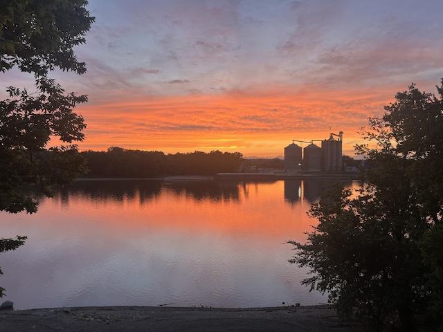 127 S Front St, Hennepin, IL 61327 - water view