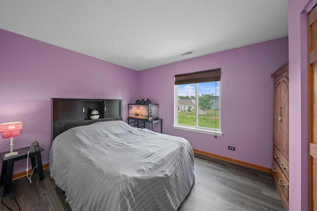 940 Hyte St, Plano, IL 60545 - bedroom featuring wood finished floors