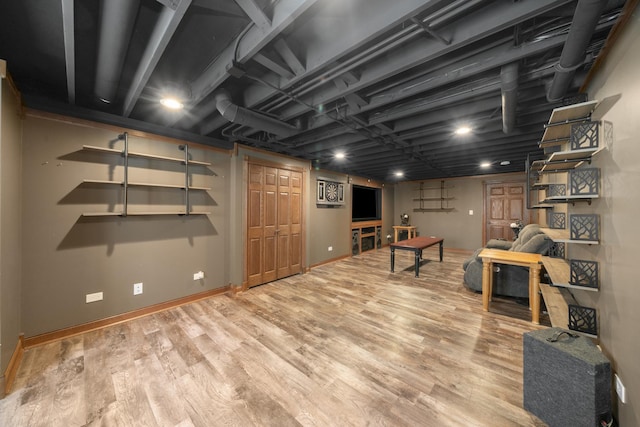 940 Hyte St, Plano, IL 60545 - finished basement featuring wood finished floors