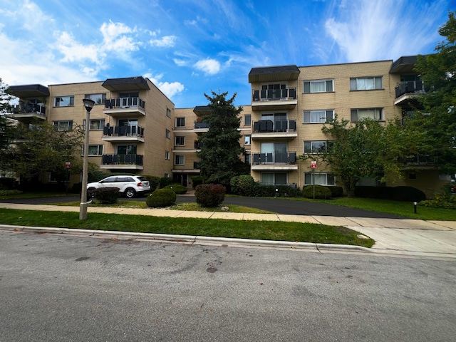 8230 N Elmwood St Unit 405, Skokie, IL 60077 - view of apartment building / complex