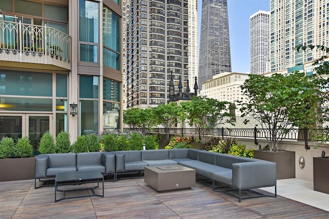 21 E Huron St Unit 1407, Chicago, IL 60611 - community lobby with a high ceiling
