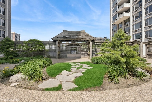 4250 N Marine Dr Unit 925, Chicago, IL 60613 - view of yard with a gazebo