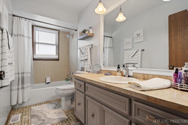 7007 W 110th St, Worth, IL 60482 - full bathroom with vanity and shower / bathtub combination with curtain