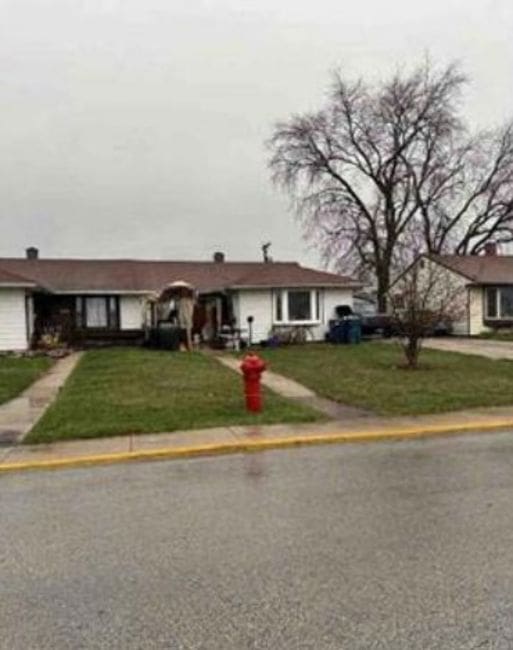 4308 W 87th Pl, Hometown, IL 60456 - ranch-style home featuring a front lawn