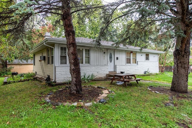 614 N County St, Waukegan, IL 60085 - photo 2