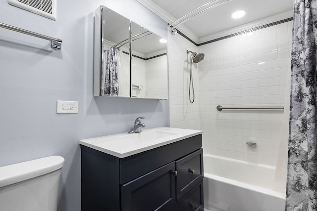 850 Des Plaines Ave Unit 405, Forest Park, IL 60130 - bathroom with vanity and shower / tub combo