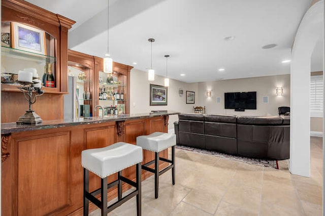 8 Willowcrest Dr, Oak Brook, IL 60523 - bar featuring freestanding refrigerator, decorative light fixtures, and recessed lighting