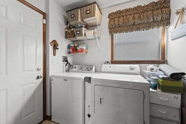 1450 Anvil Ct, Bartlett, IL 60103 - laundry room with independent washer and dryer