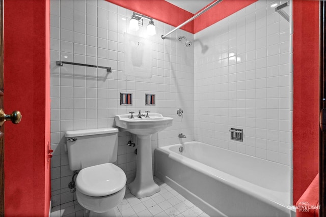 595 Crab Tree Ln, Lake Forest, IL 60045 - bathroom featuring shower / bath combination and tile patterned floors