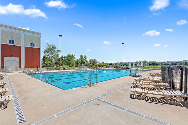 691 Glen Cove Ln, Pingree Grove, IL 60140 - community pool with a patio area