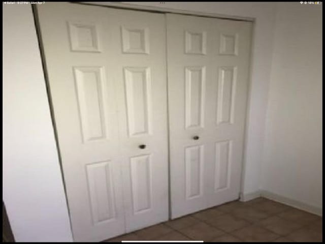 6419 S Kenwood Ave, Chicago, IL 60637 - detailed view of baseboards