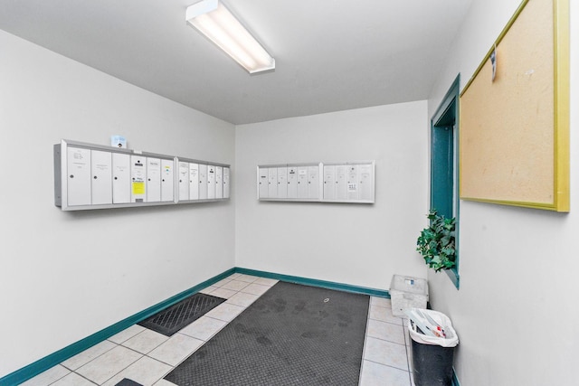 2414 W Bryn Mawr Ave Unit 1W, Chicago, IL 60659 - surrounding community featuring mail area