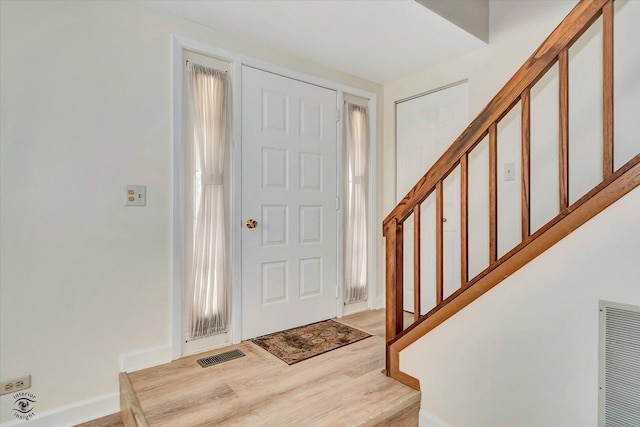 1233 Clematis Dr, Streamwood, IL 60107 - photo 2